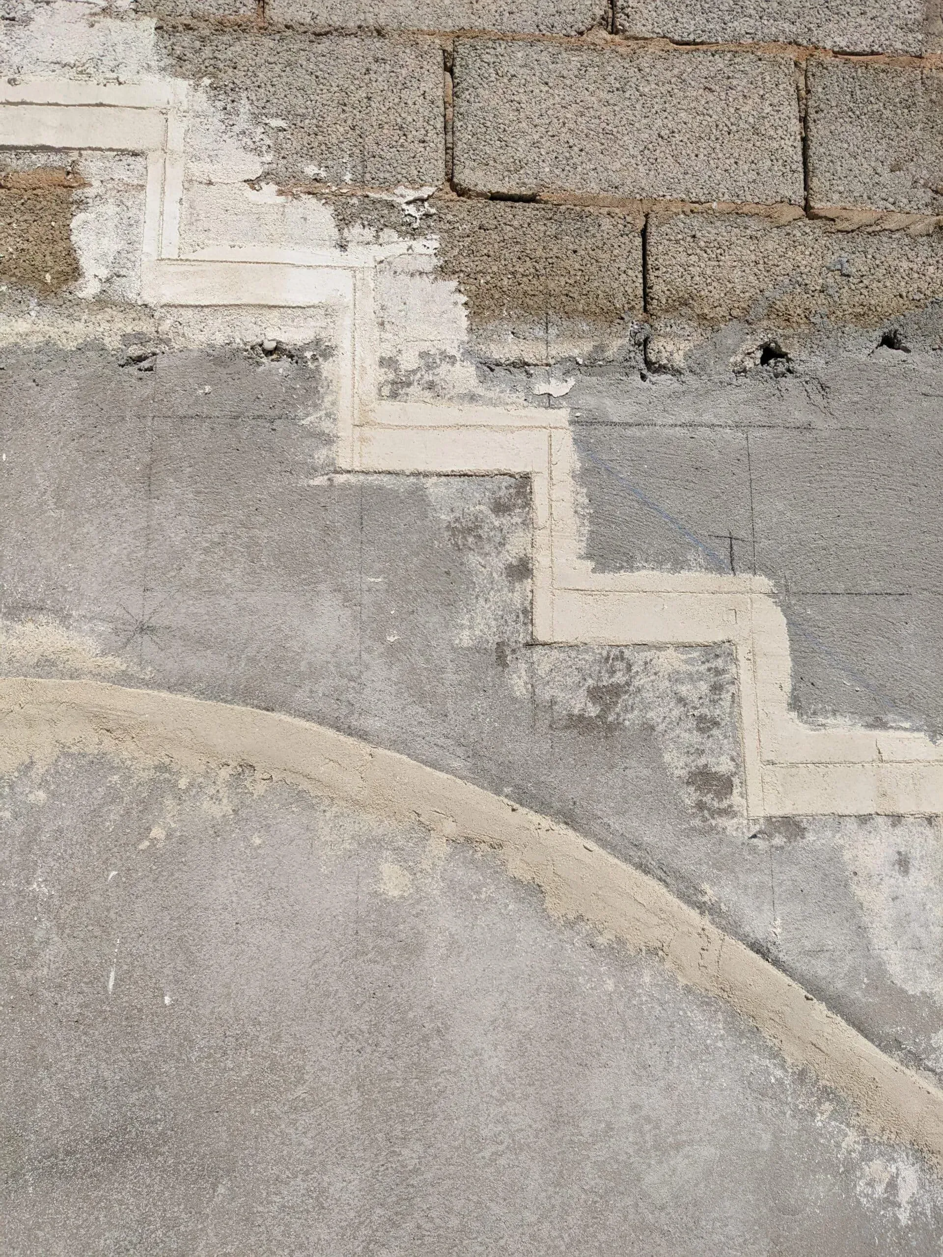 Dibujo detallado de la escalera y el arco en la pared, mapa guía de la construcción