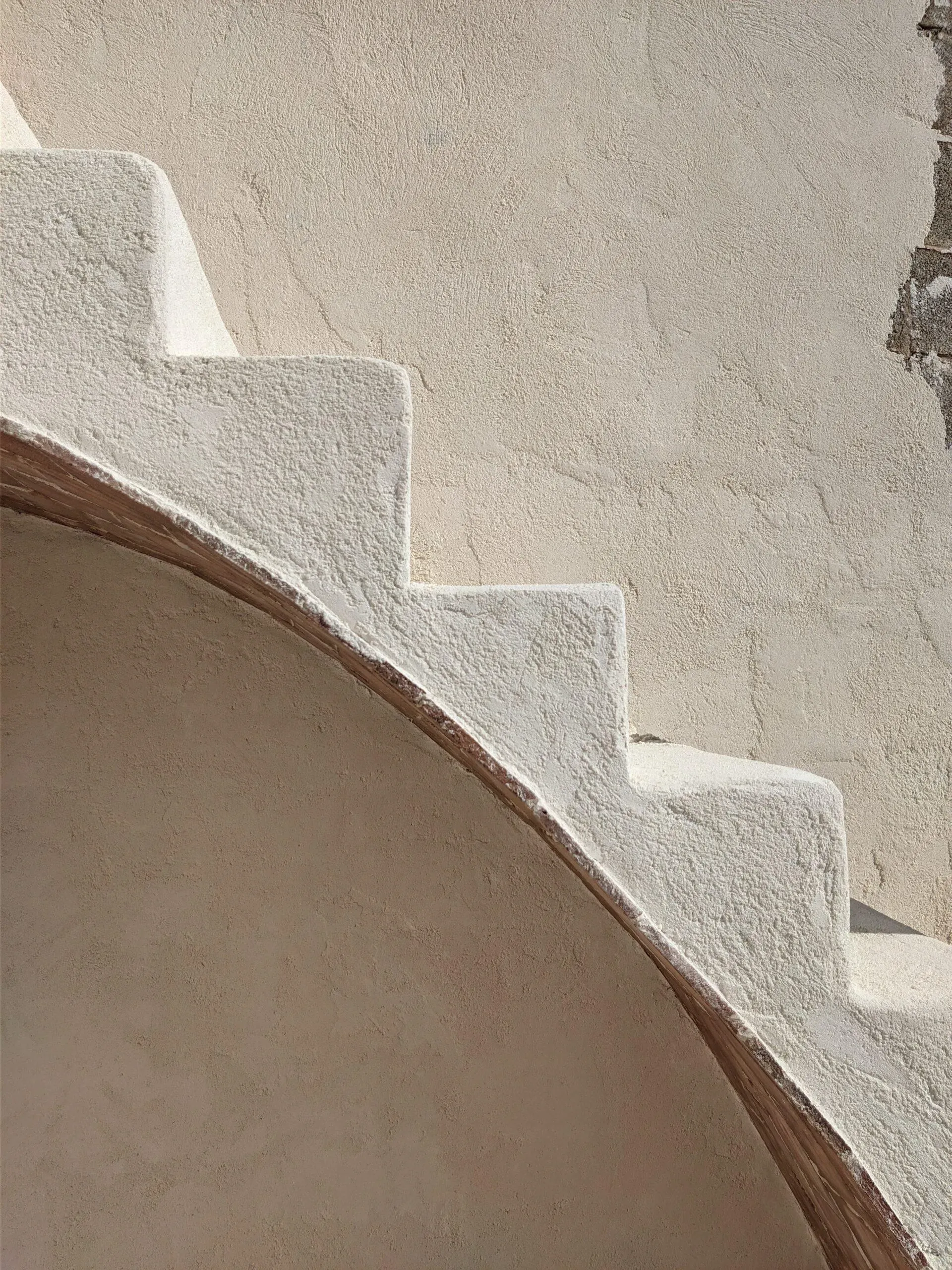 Execution of a traditional tile vault staircase