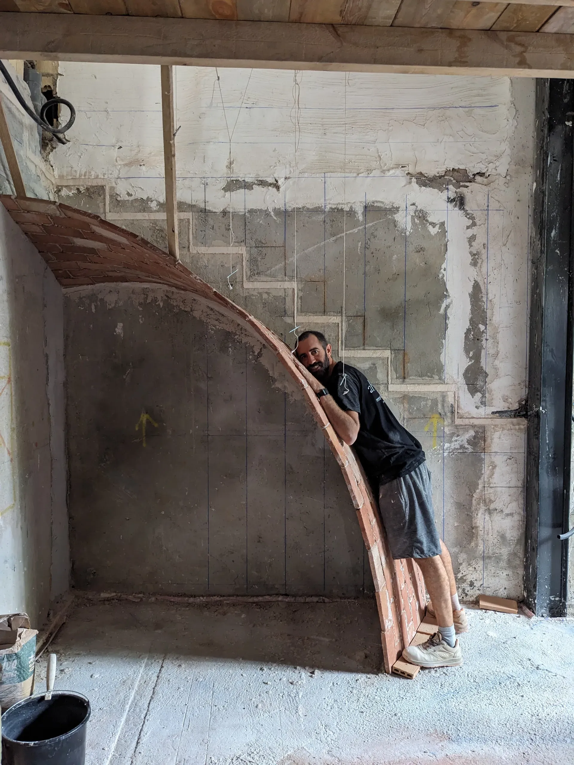 Jesús tomando un descanso sobre la estructura de la bóveda