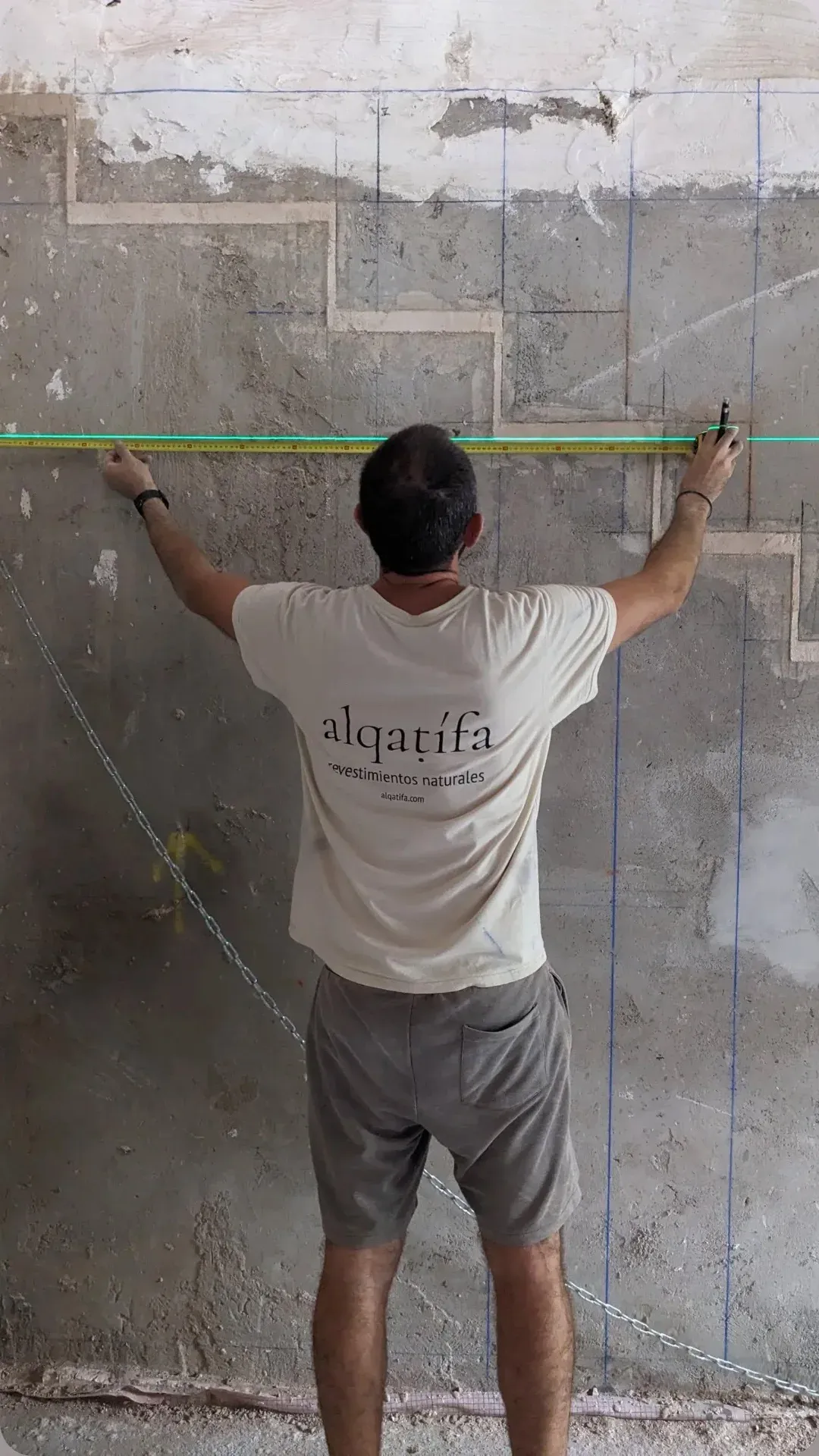 Verificación de niveles y geometría con láser durante el replanteo